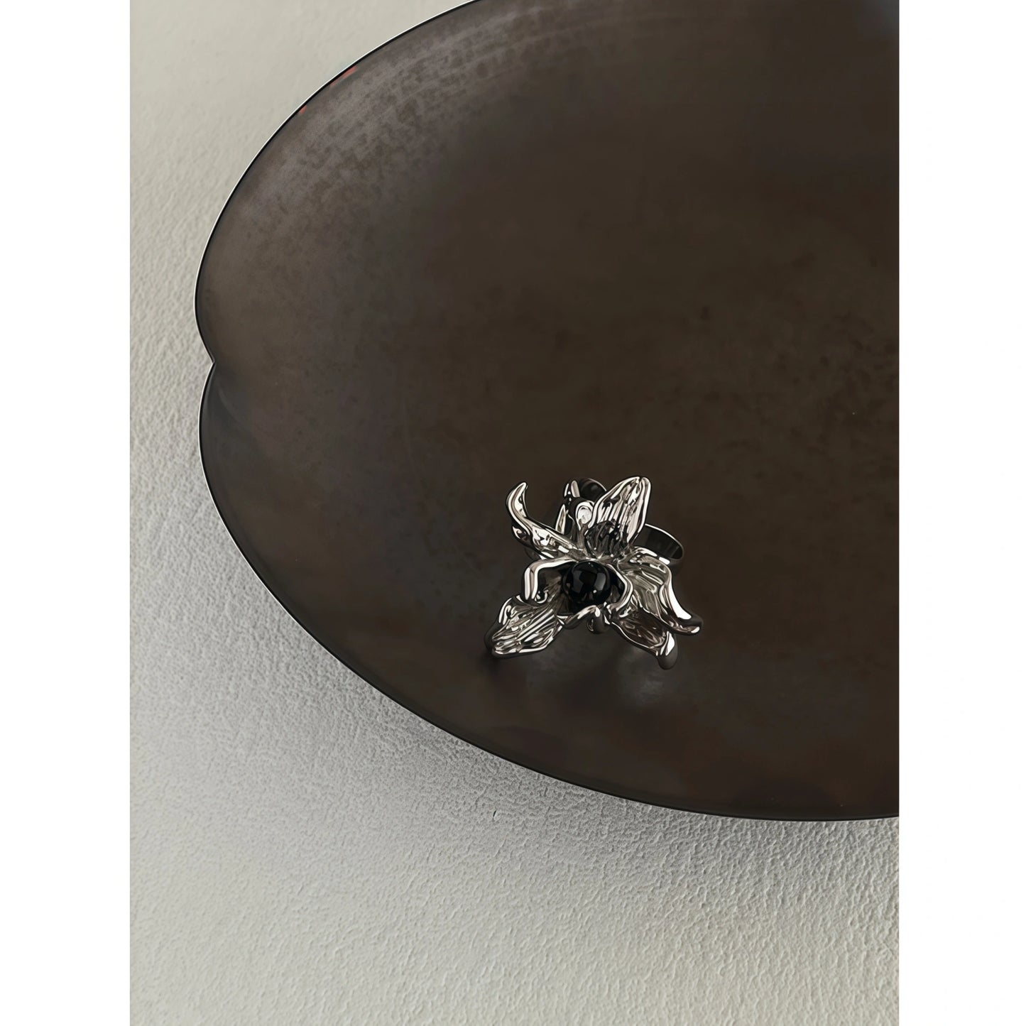 Gothic Style 3D Iris Flower Inlaid Black Onyx Adjustable Ring - Gold/Silver