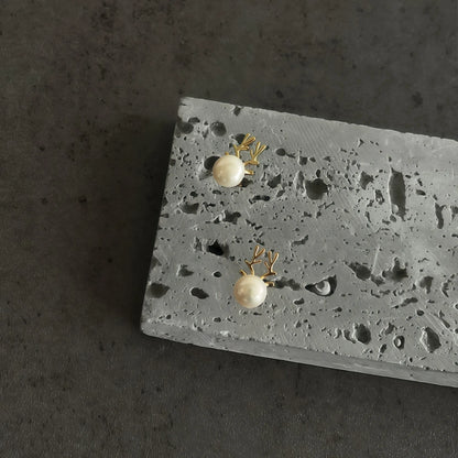 Christmas Deer Design Natural Pearl Earrings (Freshwater Pearl, Silver-Touch) - Water Element, Peace & Happiness