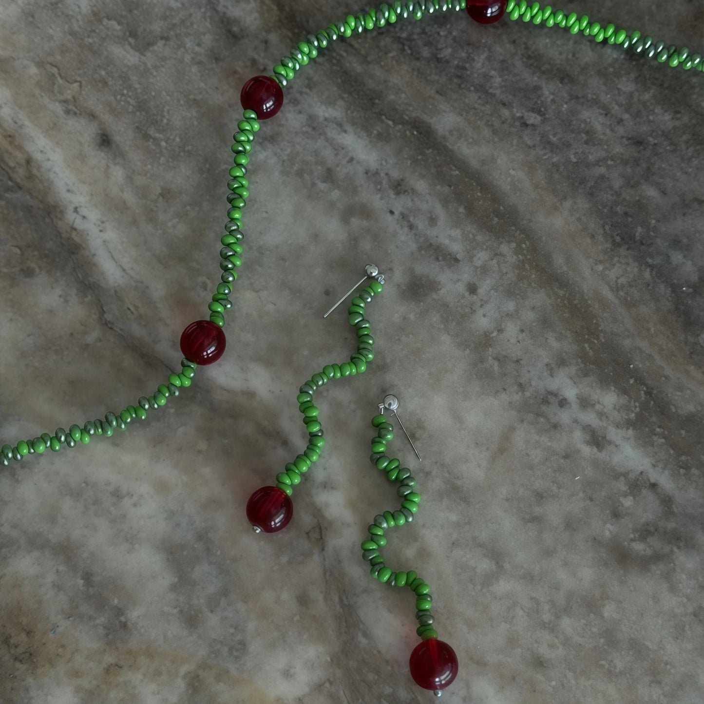 Oasis Flower - Irregular Twisted Czech Glass Bead Drop Earrings & Necklace Set - Creativity & Passion