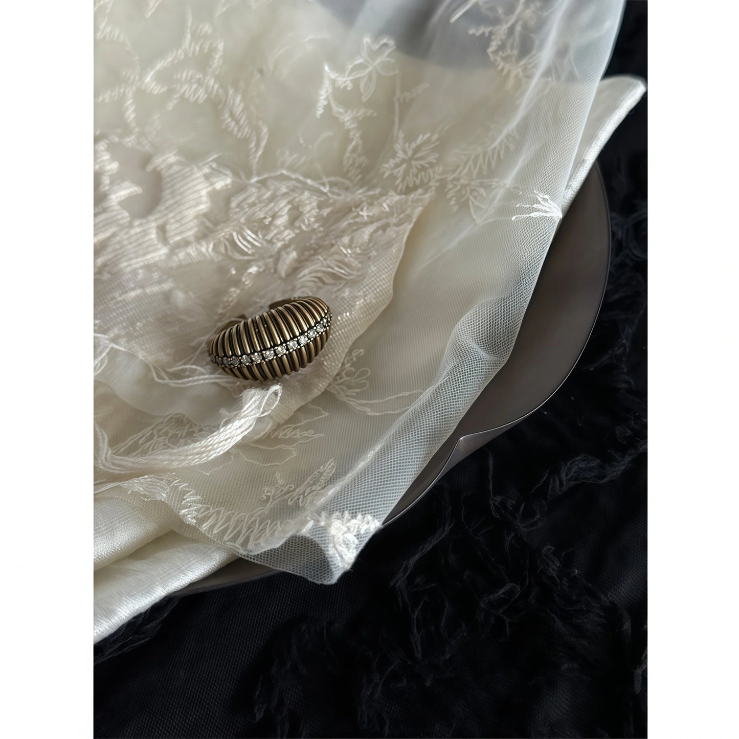 Shell Textured Ring with Diamond in Silver & Copper